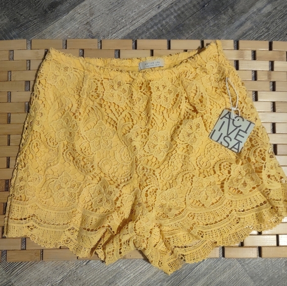 Active USA Pants - Active USA Women's Croquet Lace Shorts Size M